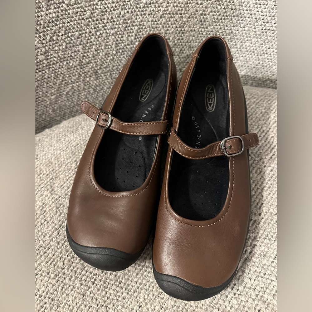 Keen Mary Jane Comfort Shoes chunky brown leather size 9 Buckle Flats